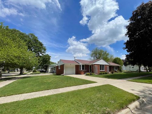 1 S Windsor Circle, Storm Lake, IA, 50588 | Card Image