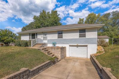 202 Hollywood Boulevard, House other with 3 bedrooms, 2 bathrooms and null parking in Belton MO | Image 1