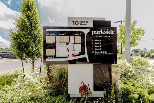 70-10 Palace St, Kitchener, ON, N2E0J3 | Card Image
