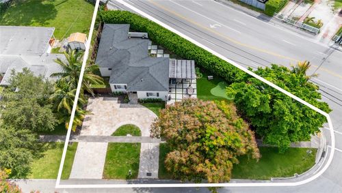6711 N Waterway Dr, Miami, FL, 33155-3854 | Card Image