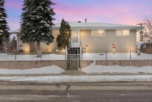 3331 41 St Se, Calgary, AB, T2B1E7 | Card Image