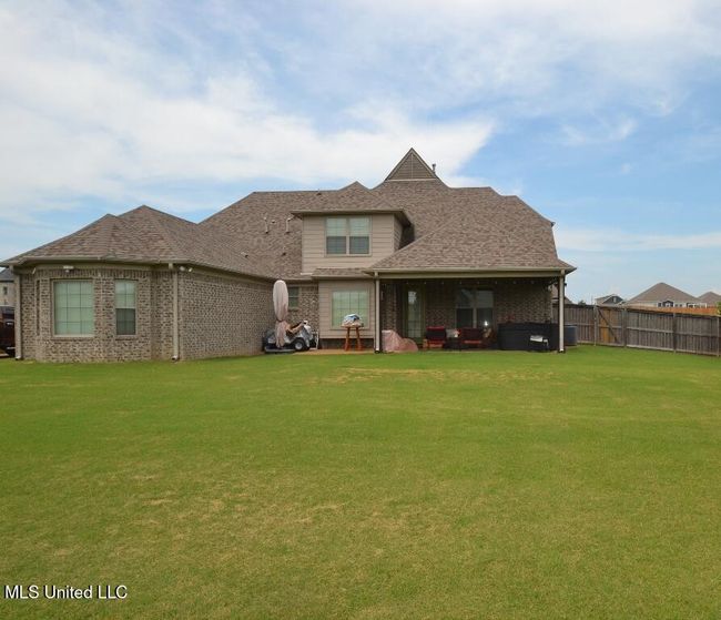 Huge Backyard | Image 40