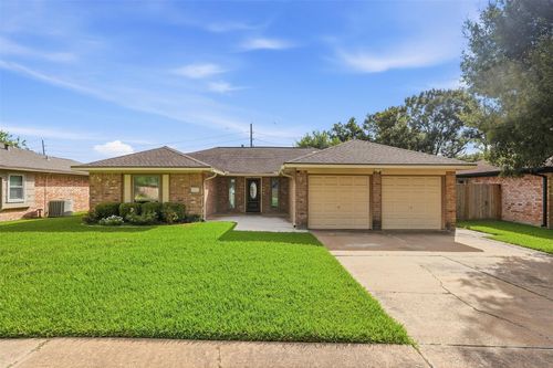 1911 Michele Dr, Sugar Land, TX, 77498-2248 | Card Image