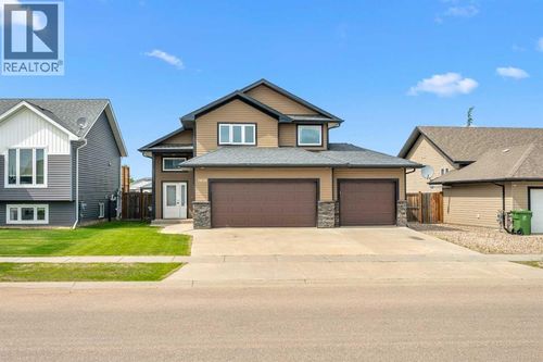 7408 29 St, Lloydminster, AB, T9V3N1 | Card Image