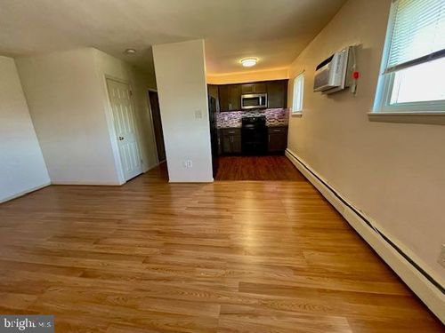 c25-137 W 5th Ave, CONSHOHOCKEN, PA, 19428-1658 | Card Image