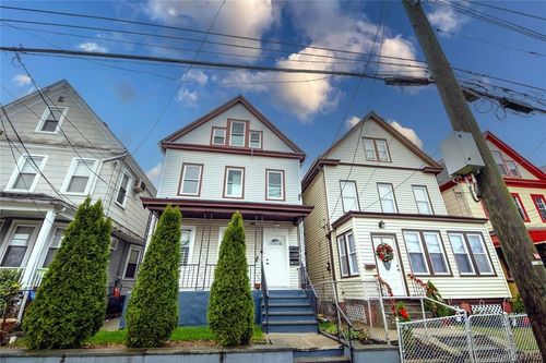 2-14 Elm St, Mount Vernon, NY, 10550-1096 | Card Image