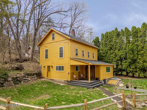 43 Hart St, Housatonic, MA, 01236-9005 | Card Image