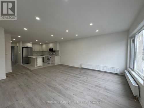 upper-2986A Dufferin St, North York, ON, M6B3T3 | Card Image