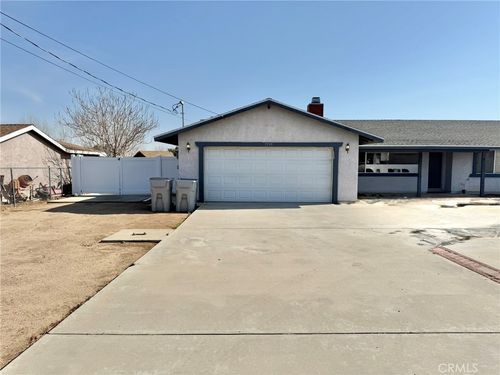 7795 Oakwood Ave, Hesperia, CA, 92345 | Card Image