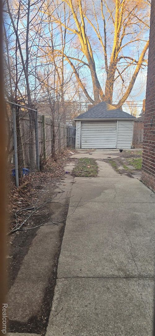 11040 Courville Street, Detroit, MI, 48224 | Card Image
