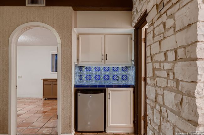 201 Sheffield, House other with 5 bedrooms, 5 bathrooms and null parking in Castle Hills TX | Image 50