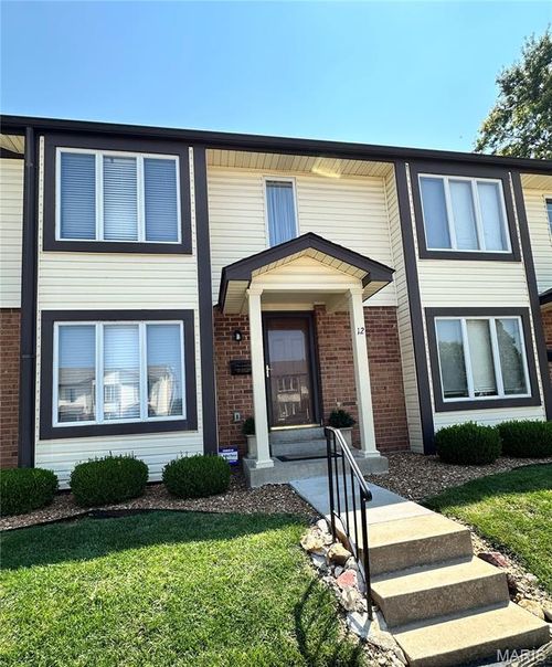 12 New Hope Ct, Florissant, MO, 63033-5473 | Card Image
