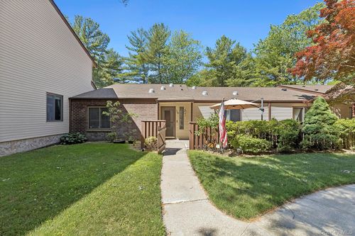 364 Woodland Ct, Coram, NY, 11727-3656 | Card Image