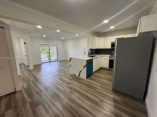 307-300 Palm Cir W, Pembroke Pines, FL, 33025-1191 | Card Image
