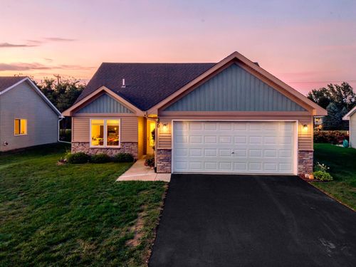 390 Ladd Ln, OSCEOLA, WI, 54020-2600 | Card Image
