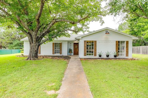 807 Spanish Trail Dr, Granbury, TX, 76048-2780 | Card Image