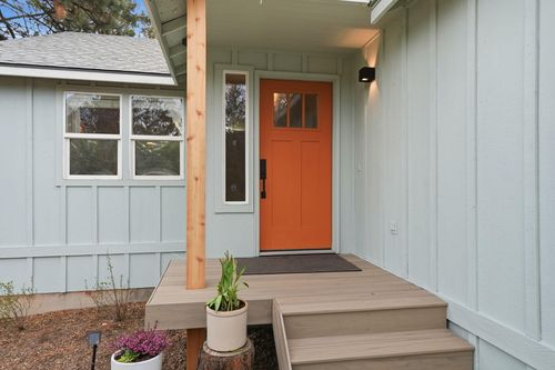 60987 Lodgepole Dr, Bend, OR, 97702-9107 | Card Image
