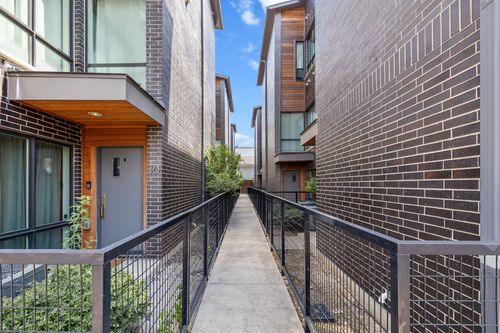 unit-40-2290 N Fitzhugh Ave, Dallas, TX, 75204-3437 | Card Image