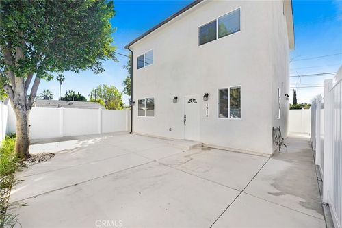 15118 Nurmi St, Sylmar, CA, 91342-3717 | Card Image