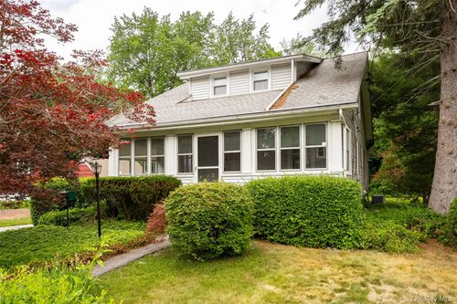 37 Florence Ave, Fishkill, NY, 12524-1129 | Card Image
