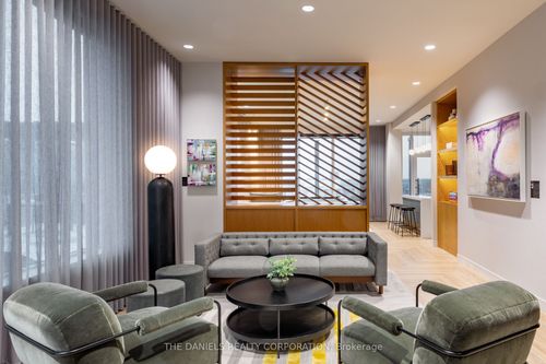 510-2495 Eglinton Ave W, Mississauga, ON, L5M2T2 | Card Image