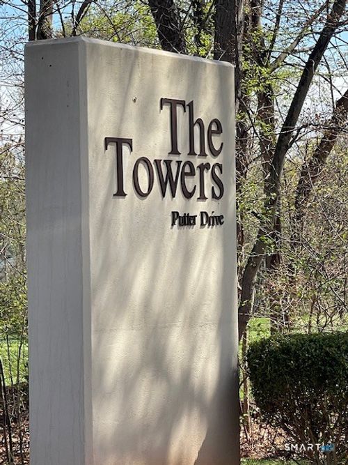 202-11 Putter Dr, Wallingford, CT, 06492-5035 | Card Image