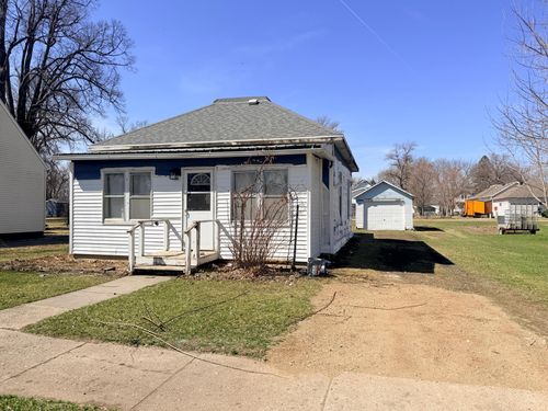 536 Cedar Ave, Westbrook, MN, 56183-9626 | Card Image