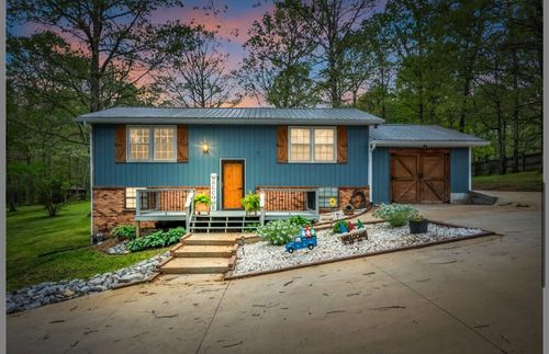 1051 Twin Pine Rd, Dickson, TN, 37055-5125 | Card Image