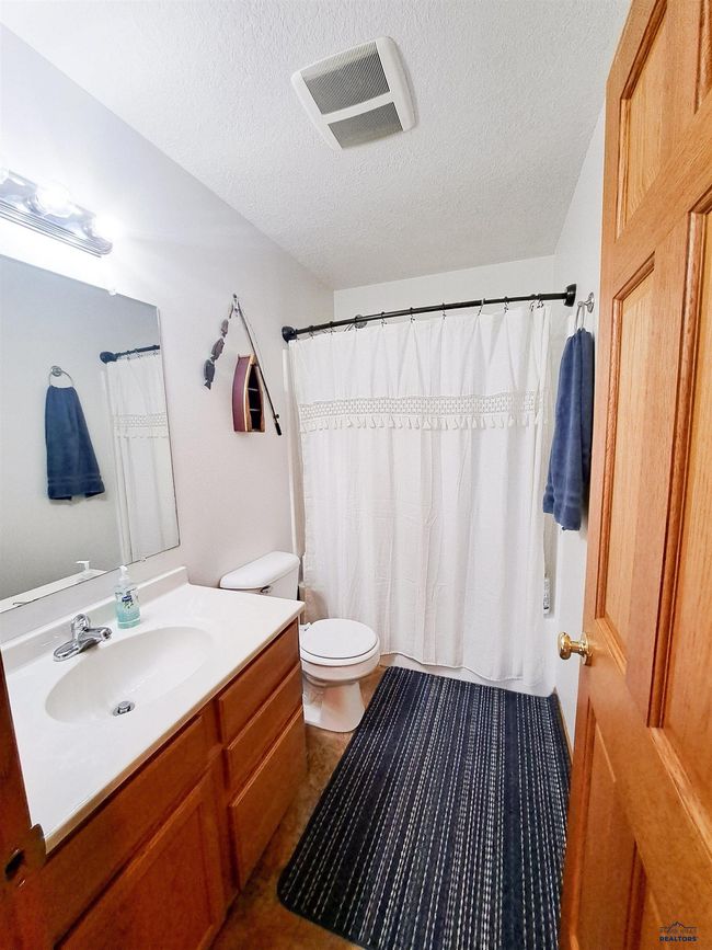 814 Ridgeview St, House other with 4 bedrooms, 2 bathrooms and null parking in Belle Fourche SD | Image 17