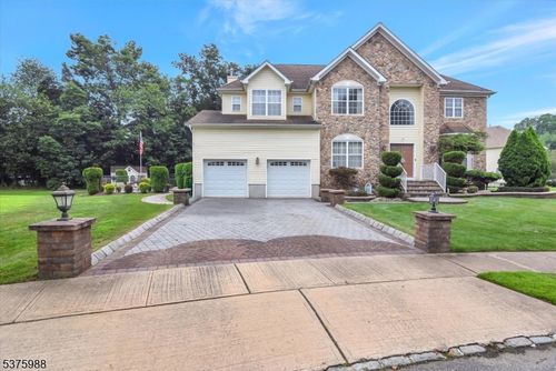 6 Markham Cir, Old Bridge, NJ, 08857-4231 | Card Image