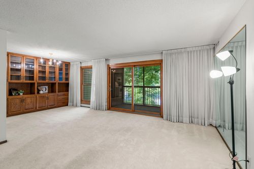 apt-239-8549 Irwin Rd, Bloomington, MN, 55437-1551 | Card Image