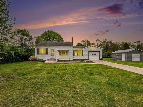 615 Gregory Pl, Jackson, MI, 49202-2609 | Card Image