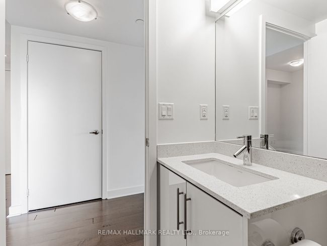 1702 - 58 Orchard View Blvd, Condo with 2 bedrooms, 1 bathrooms and null parking in Toronto ON | Image 18