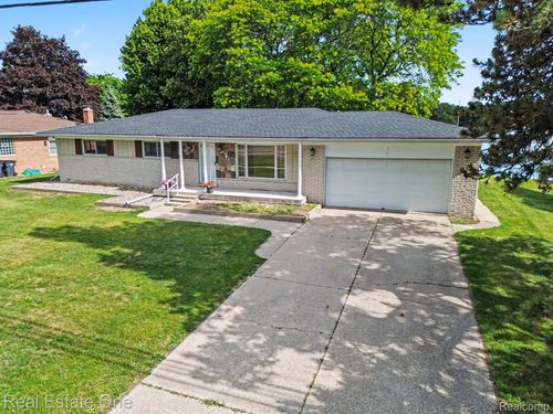 1347 E Square Lake Rd, Troy, MI, 48085-3325 | Card Image