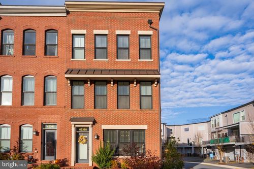 42365 Zebulon Sq, BRAMBLETON, VA, 20148-4940 | Card Image