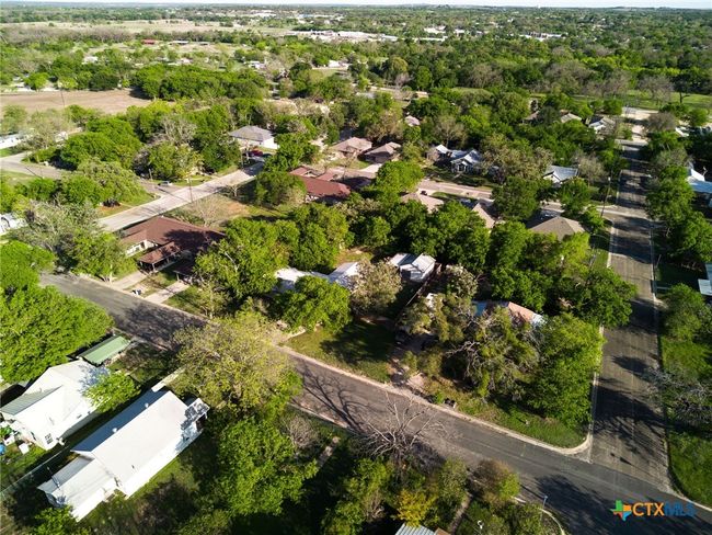 906 E Avenue D, House other with 3 bedrooms, 2 bathrooms and null parking in Lampasas TX | Image 30