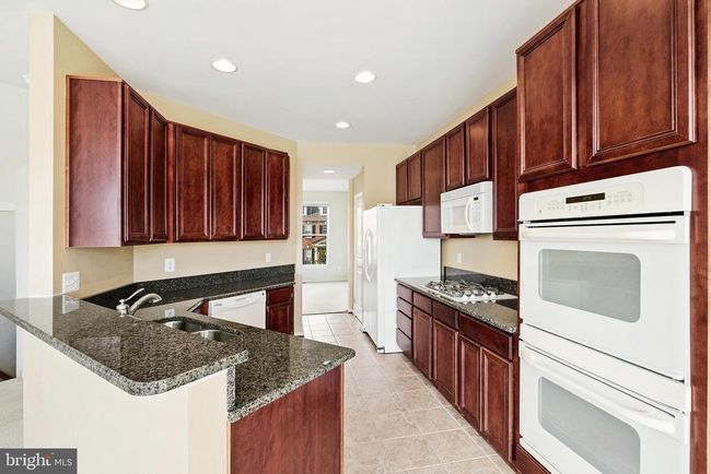 9207 Cascade Falls Dr, Townhouse with 3 bedrooms, 4 bathrooms and null parking in BRISTOW VA | Image 7