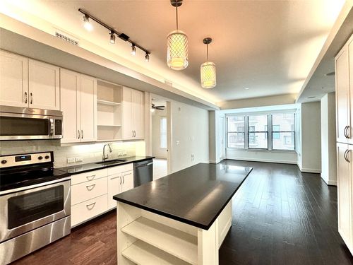 318-2303 Mid Ln Lane, Houston, TX, 77027 | Card Image