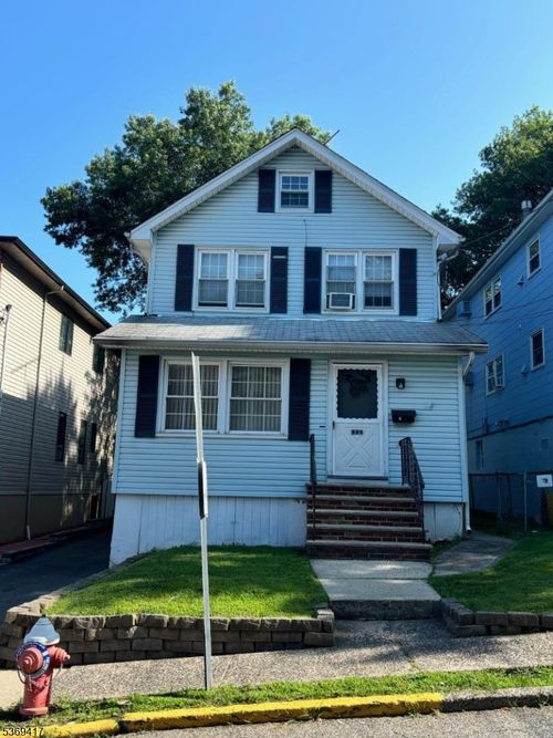 689 Probst Ave, Fairview, NJ, 07022-1058 | Card Image