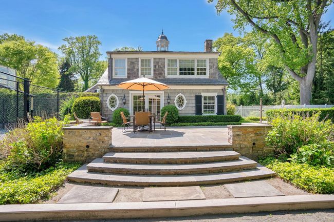 Guest cottage/Cabana house 1, 275 Interior Sq. feet - Two levels | Image 27