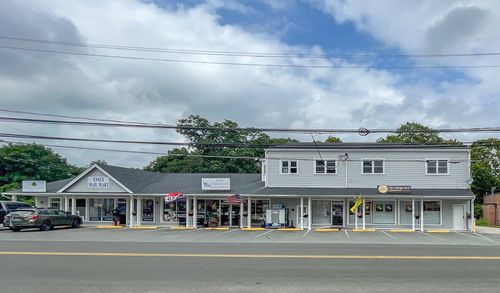 33 Main St, Essex, CT, 06426-1134 | Card Image