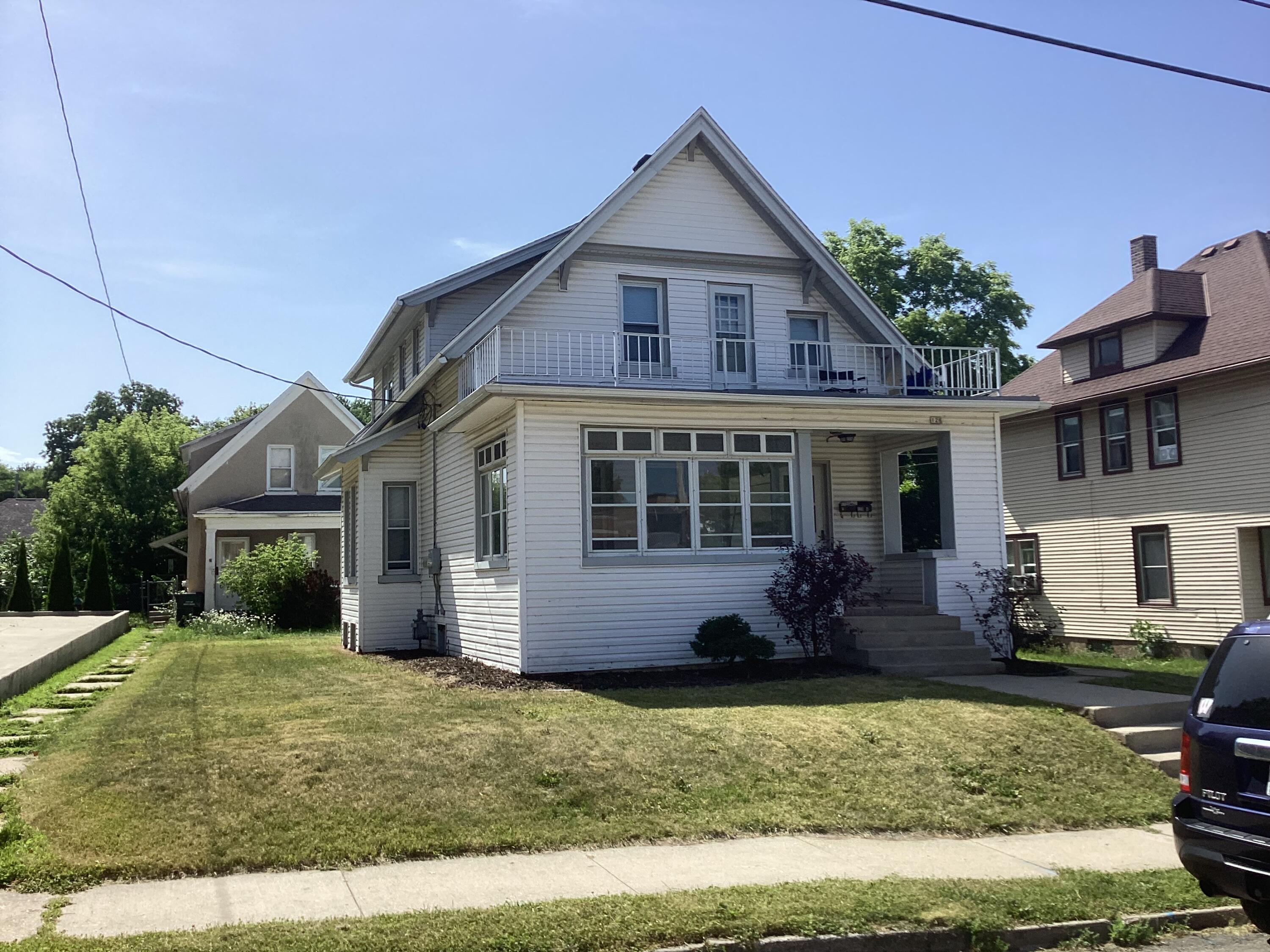 128 9TH AVE, West Bend, WI 53095