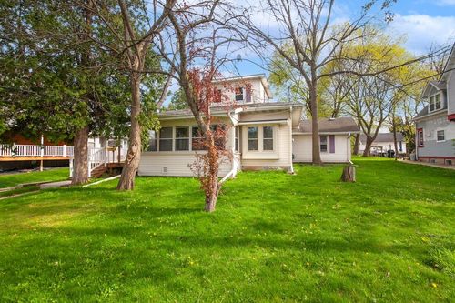 243 W Sumner St, Hartford, WI, 53027-1418 | Card Image
