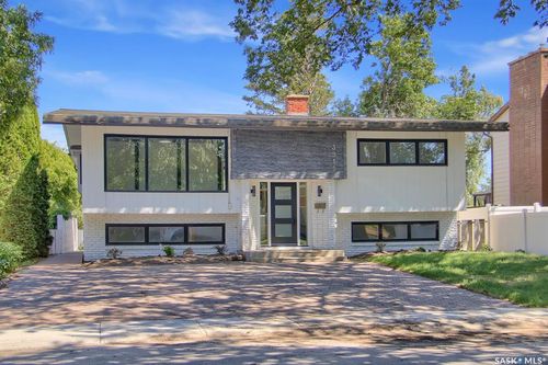 3911 Athol St, Regina, SK, S4S3J2 | Card Image