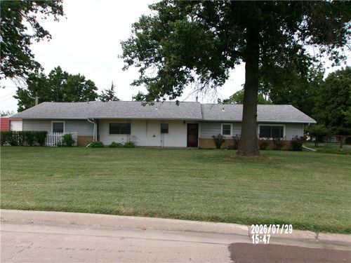 220 W Garfield St, Iola, KS, 66749-1708 | Card Image