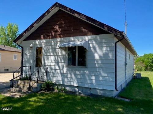 317 3rd Avenue Nw, Beulah, ND, 58523 | Card Image