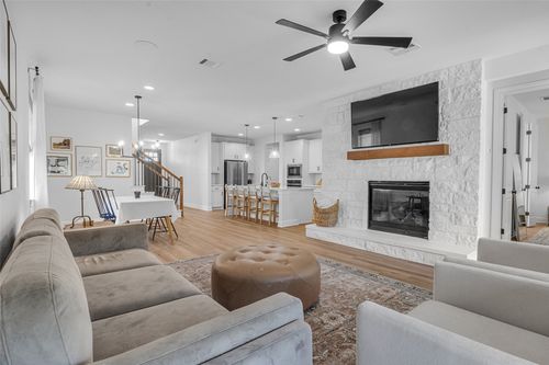 192 Yarbrough Dr, Dripping Springs, TX, 78620-2371 | Card Image