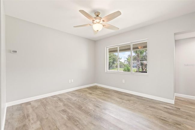 6012 Flora Ter, House other with 3 bedrooms, 2 bathrooms and null parking in APOLLO BEACH FL | Image 6