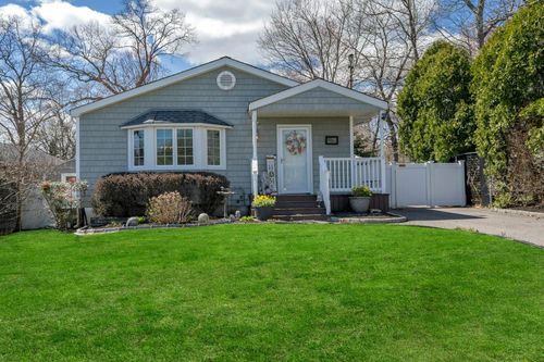 416 Blue Point Rd, Farmingville, NY, 11738-1828 | Card Image