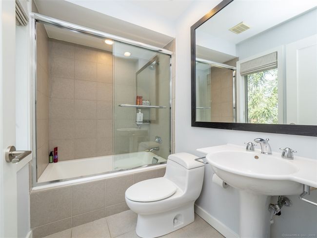 3rd Bedroom Ensuite Full Bathroom | Image 29